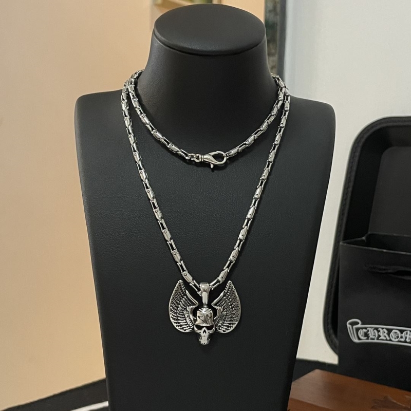 Ch*0me He**ts necklaces